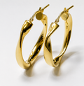 Orecchini a Cerchio Organico Wavy Dorati 18Kt – 27 × 27 mm