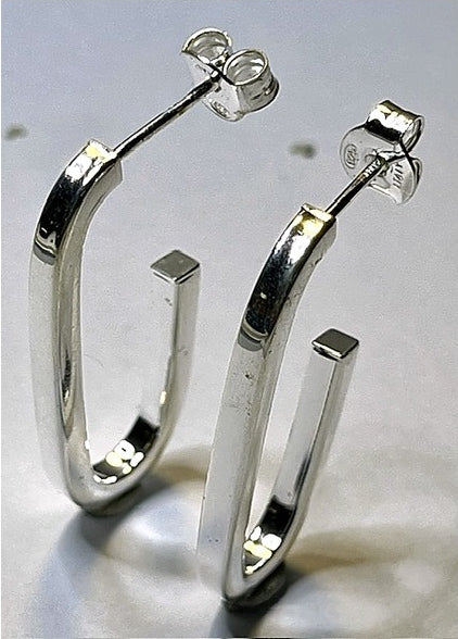 Orecchini Geometrici in Argento 925 – 32 × 16 mm