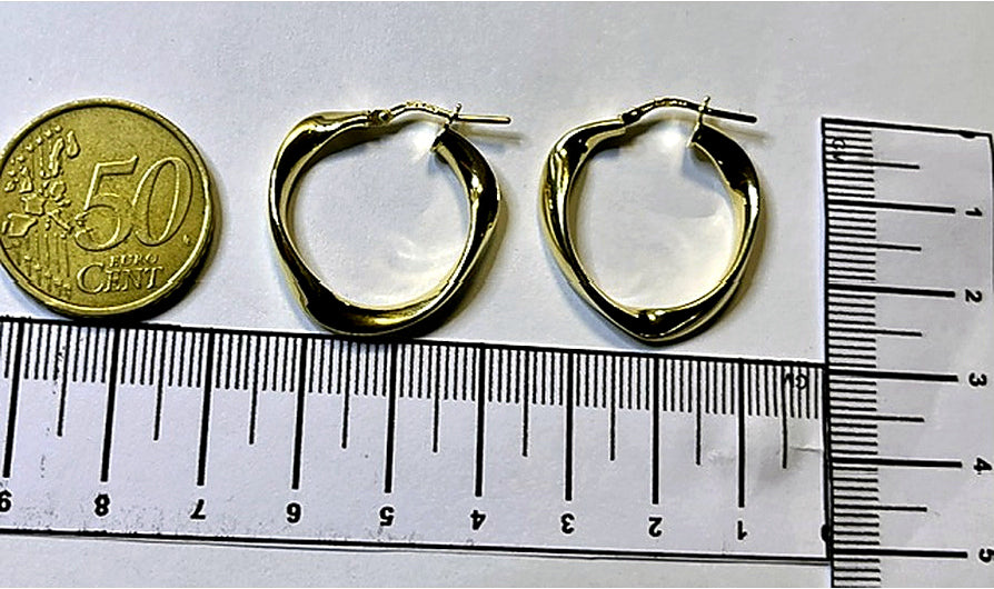 Orecchini a Cerchio Organico Wavy Dorati 18Kt – 27 × 27 mm