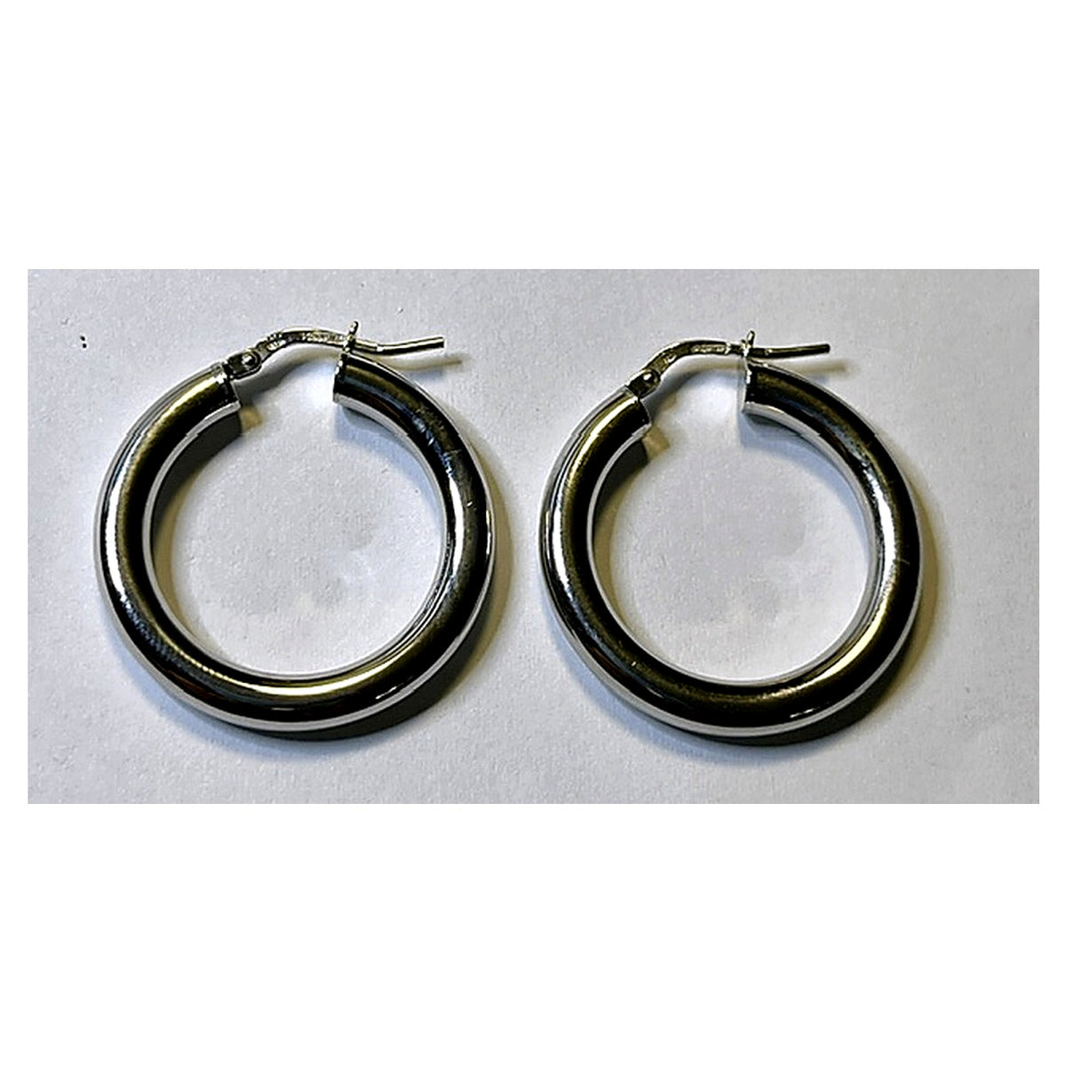 Orecchini a Cerchio Tubolari Bombati in Argento 925 – 30 × 29 mm